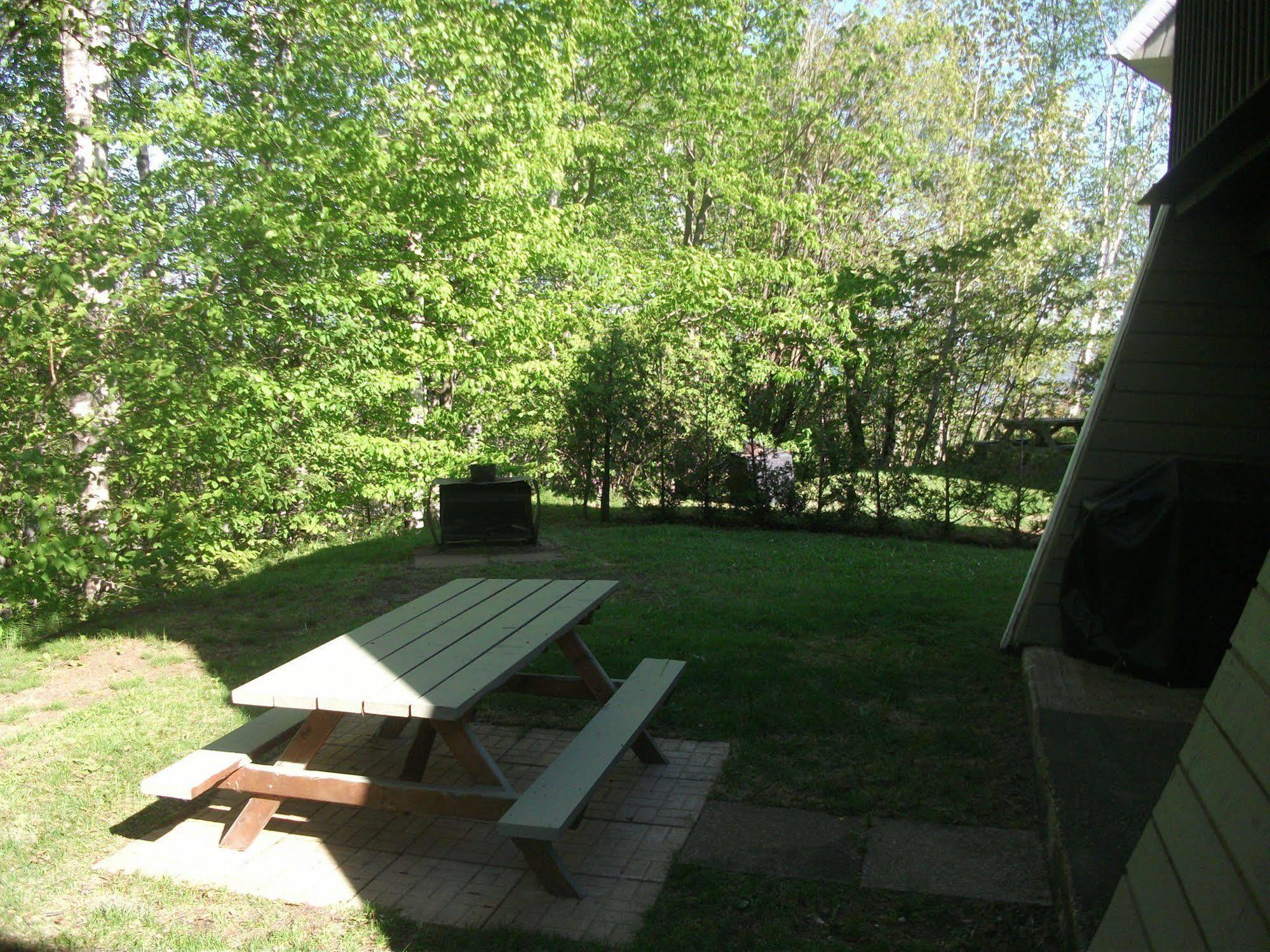 Les Chalets Bo-So-Met Villa Beaupre Bagian luar foto
