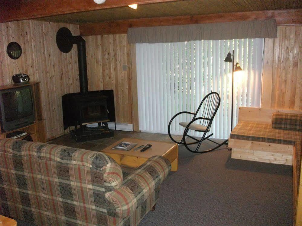 Les Chalets Bo-So-Met Villa Beaupre Bagian luar foto